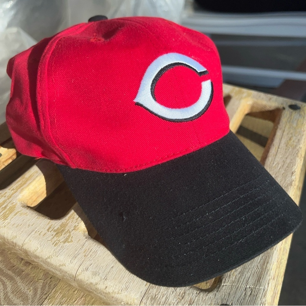 MLB Cincinnati Reds Baseball Hat Genuine Merchandise Adjustable Strapback Cap